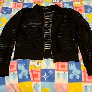A mesh type jacket
